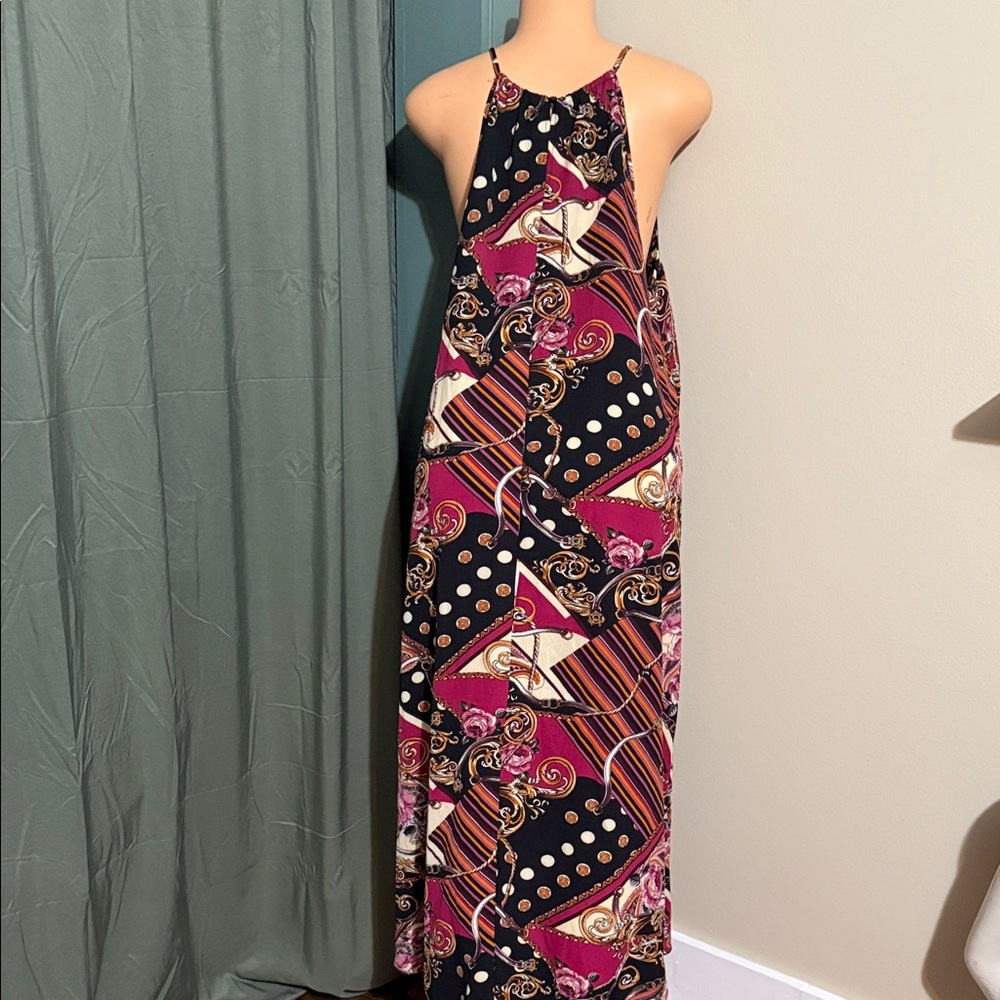 Elegant Black and Pink Patterned Maxi Dress - Picture 3 of 5